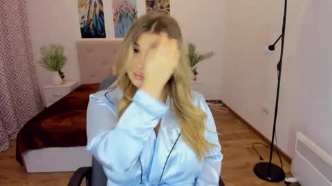 Sarah online show from January 17, 8:02 am