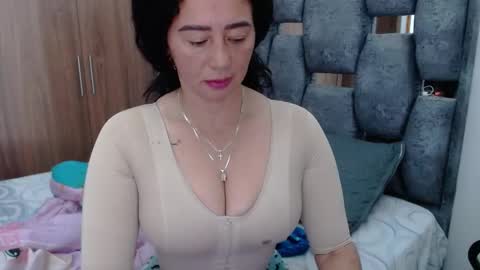 Lia online show from January 25, 1:35 pm