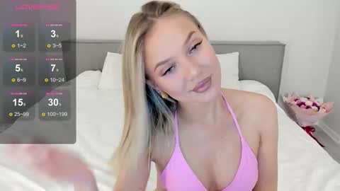 sarahphyllis online show from December 15, 9:09 pm