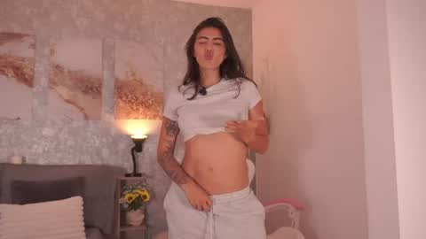 Sarah online show from June 19, 3:37 pm