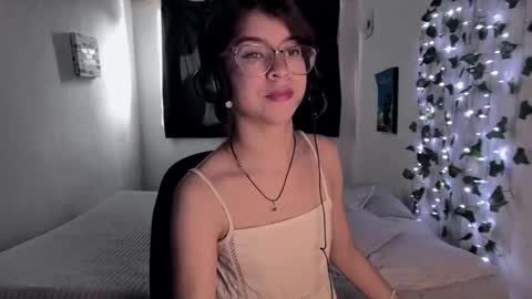 Sarah  online show from February 16, 7:36 pm