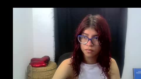 Snapshot of sarahsmitt chatting on February 23, 1:56 pm Sarah online show from February 23, 1:56 pm