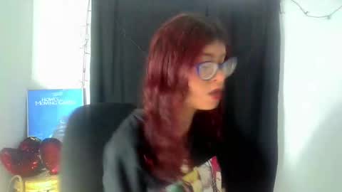 Snapshot of sarahsmitt chatting on February 26, 9:39 pm Sarah online show from February 26, 9:39 pm