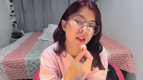 Sarah  online show from March 22, 1:00 am