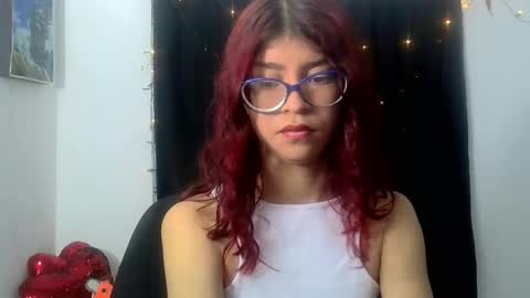Snapshot of sarahsmitt chatting on February 24, 12:05 am Sarah online show from February 24, 12:05 am