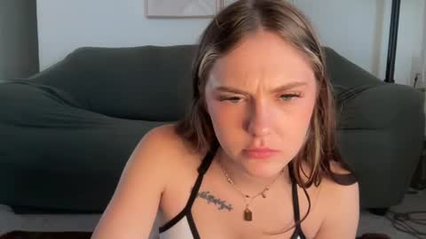 SarahxOliver online show from April 9, 6:13 pm