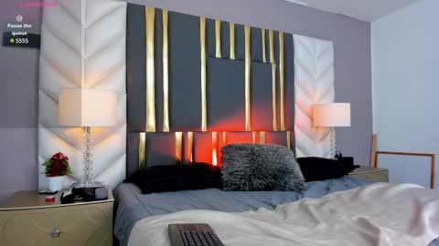 Sara Jonnes online show from September 23, 1:20 pm