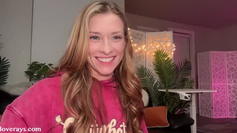 saraloverays online show from January 7, 4:38 am