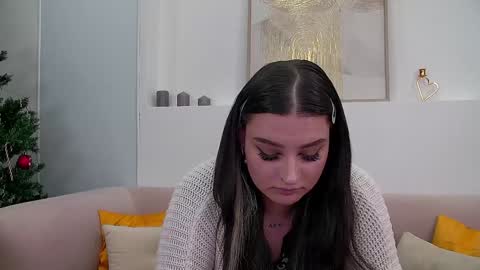 Monica online show from December 30, 4:40 pm