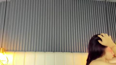 Sara   online show from January 12, 10:48 pm