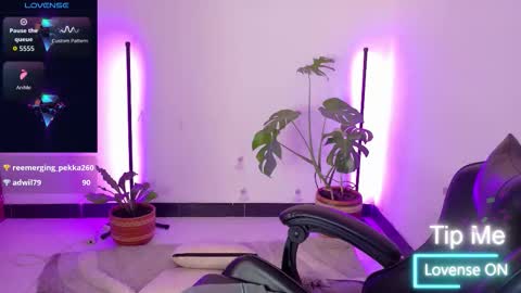 Sara online show from March 11, 3:58 pm