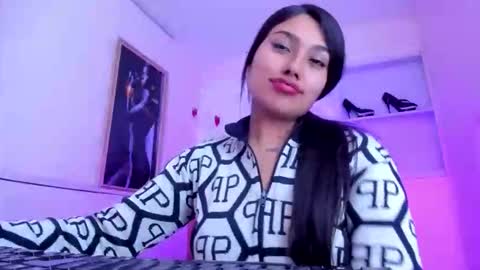 sarastonesx online show from October 16, 5:43 am