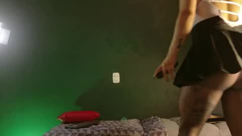 Sara Herrera online show from April 19, 1:05 am