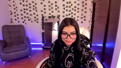 Snapshot of saray__jones chatting on January 2, 2:57 pm saray__jones online show from January 2, 2:57 pm