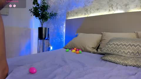    online show from April 5, 1:54 pm