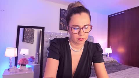 Snapshot of sarhamccormick chatting on October 7, 1:37 pm sarha online show from October 7, 1:37 pm