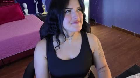 Sari  online show from December 1, 9:17 pm