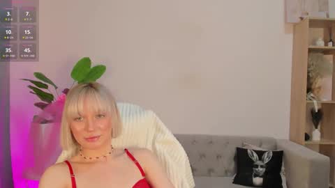 Your Selena 3 online show from March 25, 3:12 am