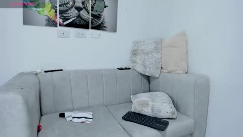 Snapshot of saritadolly_ chatting on February 21, 6:18 am Sara Cute online show from February 21, 6:18 am