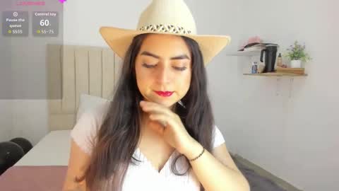 Snapshot of sashaa_petit chatting on September 15, 12:02 pm Sashaa online show from September 15, 12:02 pm