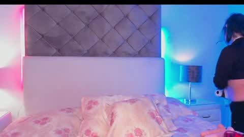 selene  online show from December 31, 2:58 pm