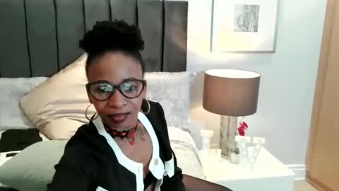 sasyylissaa online show from May 21, 11:57 pm