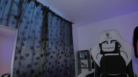 Snapshot of satanbabee_ chatting on March 5, 10:23 pm im expecting 300 thumbs up on my altar online show from March 5, 10:23 pm