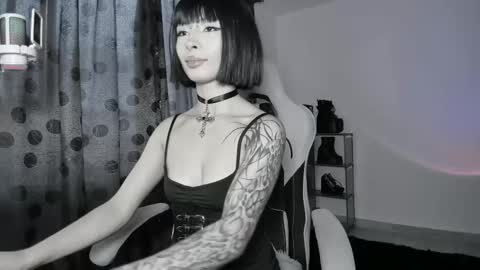 Snapshot of satanbabee_ chatting on March 7, 10:21 pm im expecting 300 thumbs up on my altar online show from March 7, 10:21 pm