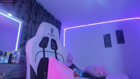 Snapshot of satanbabee_ chatting on September 30, 11:31 pm im expecting 300 thumbs up on my altar online show from September 30, 11:31 pm