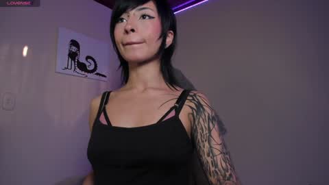Snapshot of satanbabee_ chatting on January 20, 10:15 pm im expecting 300 thumbs up on my altar online show from January 20, 10:15 pm