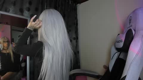 Snapshot of satanbabee_ chatting on February 15, 12:37 am im expecting 300 thumbs up on my altar online show from February 15, 12:37 am