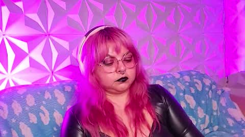 Gina George online show from February 28, 2:33 am