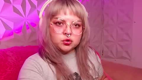 Gina George online show from December 2, 12:34 am