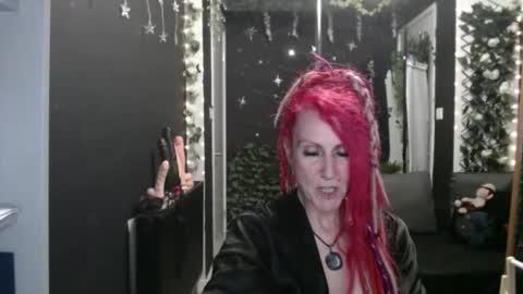 Snapshot of saucysky chatting on September 8, 9:25 pm SaucySky online show from September 8, 9:25 pm