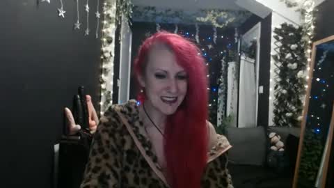 Snapshot of saucysky chatting on January 19, 8:51 pm SaucySky online show from January 19, 8:51 pm