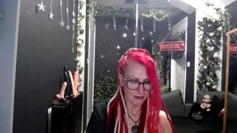 SaucySky online show from April 12, 9:39 pm