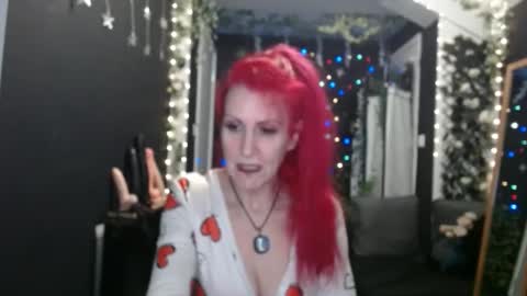 Snapshot of saucysky chatting on January 28, 11:17 pm SaucySky online show from January 28, 11:17 pm