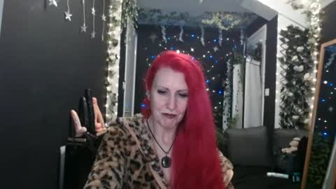 Snapshot of saucysky chatting on January 27, 10:06 pm SaucySky online show from January 27, 10:06 pm