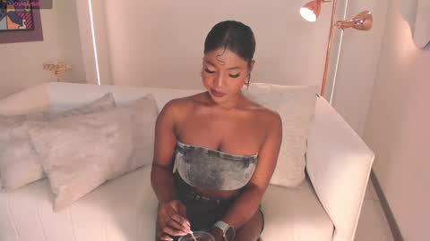 Snapshot of savannahstorm_ chatting on January 29, 7:43 pm S a v a n n a h online show from January 29, 7:43 pm