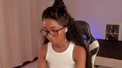 Snapshot of savannahwildee chatting on December 21, 9:36 pm Savannahwildee online show from December 21, 9:36 pm