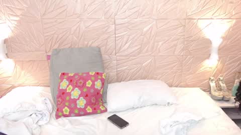 Snapshot of savory_pussy18 chatting on February 1, 12:37 pm savory_pussy18 online show from February 1, 12:37 pm