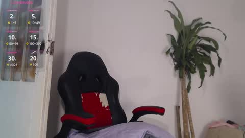 scarlet_100 online show from March 11, 3:44 am