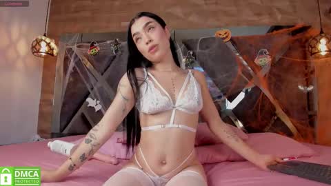 scarlet__jones_ online show from October 29, 9:06 pm