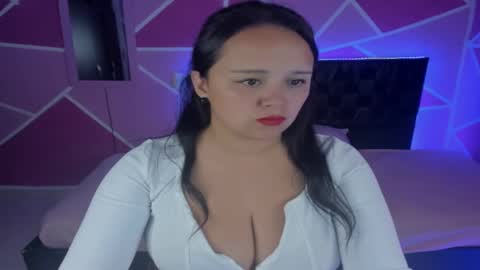 Snapshot of scarlet_angels02 chatting on October 6, 3:01 am scarlet_angels02 online show from October 6, 3:01 am
