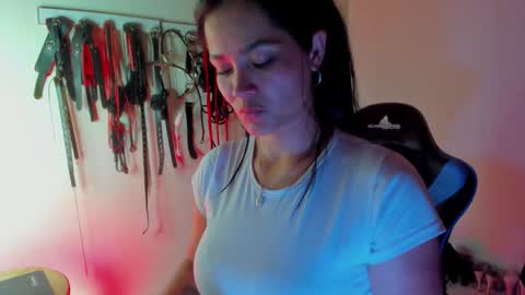 scarlet taylor kennedy online show from March 10, 10:14 pm