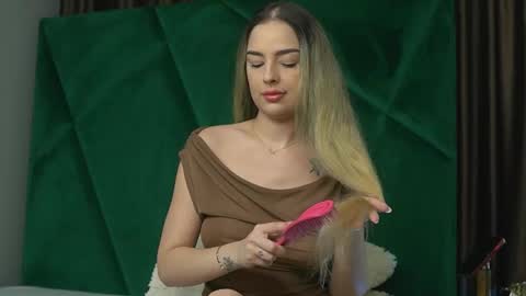 Scarlet online show from November 21, 1:40 am