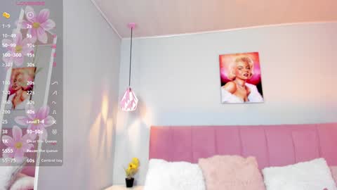 Scarlet  online show from February 4, 5:10 am