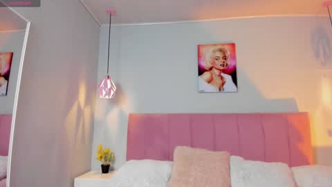 Scarlet  online show from January 25, 8:42 am