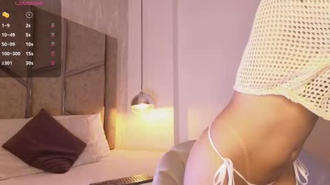 Snapshot of scarleth_lux_ chatting on September 12, 4:13 am Scarleth online show from September 12, 4:13 am