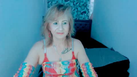 Snapshot of scarlethoot_ chatting on December 14, 12:23 pm S C A R L E T online show from December 14, 12:23 pm